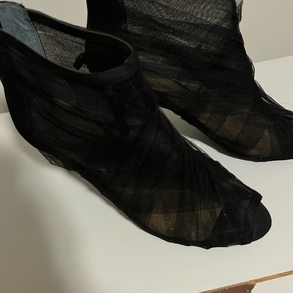 Cute black meshy bootie! - Picture 4 of 4